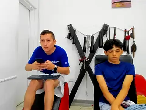 boys_latins18's Webcam Show