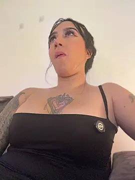 EmmyEvans1's Live XXX Chat