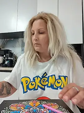 Chat XXX en directo de Divineblond