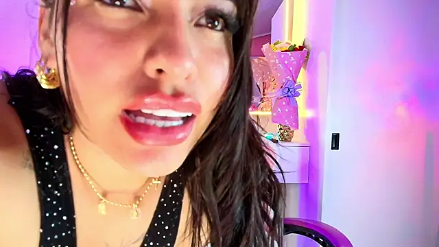 NaomiAmazing01 Adlı Modelin Canlı XXX Sohbeti