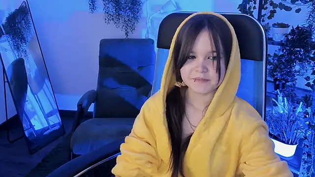 Elainebeness 现场XXX聊天