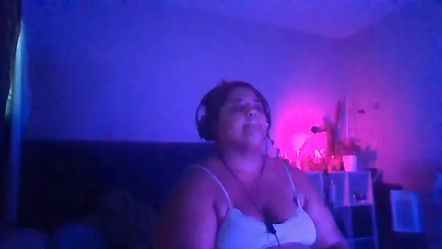 1n0nlythroat's Webcam Show