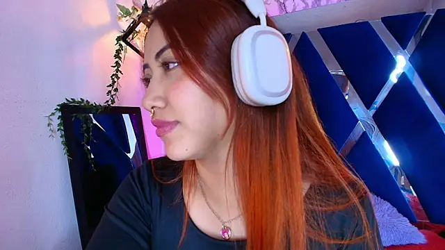 Saelivrae's Live XXX Chat