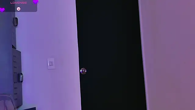 ElenaJamess' Live XXX Chat