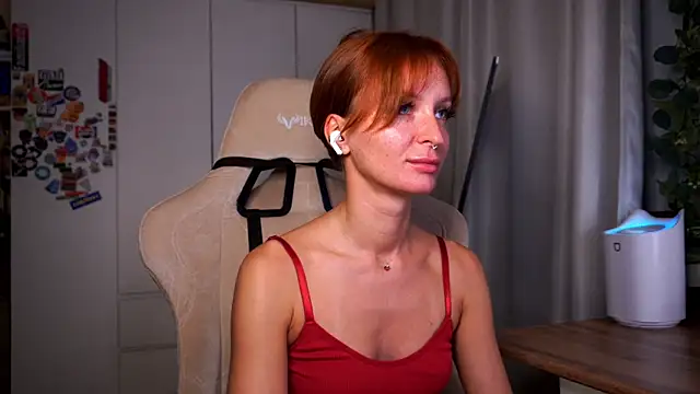Chatroom XXX en direct de Liuba_Fox
