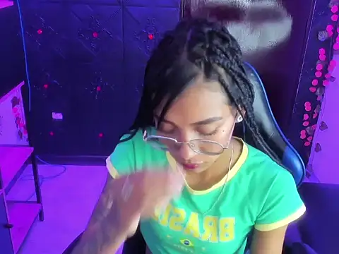 KarlaSlutSkinny__ Chat XXX live