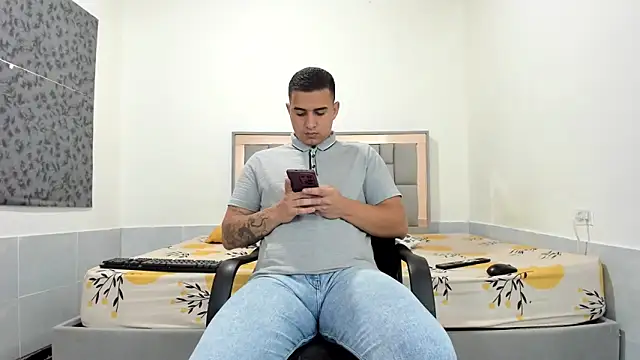 simookeler Live XXX-chat