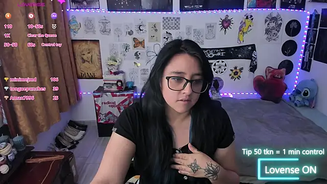 Chat XXX en directo de Cherry_blush_