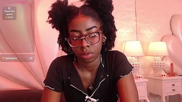 MelodyBlazze's Live XXX Chat