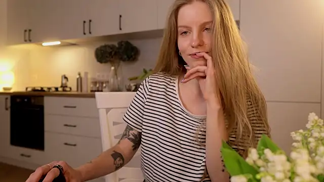 NikaCherie's Live XXX Chat