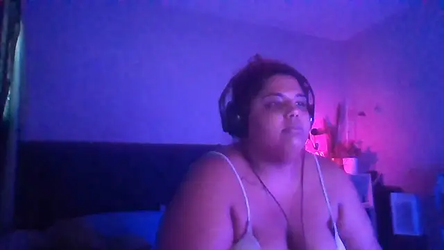 1n0nlythroat Chat XXX in diretta