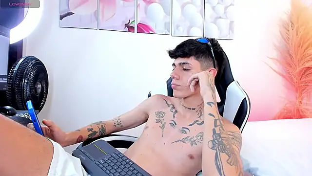 دردشة Tommy_valverde الجنسية المباشرة