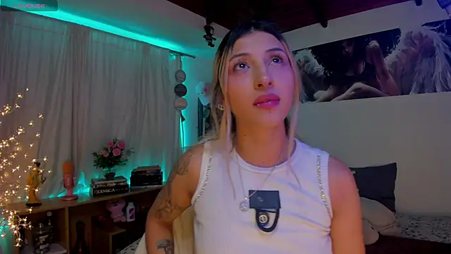 cuteweed420 Adlı Modelin Canlı XXX Sohbeti