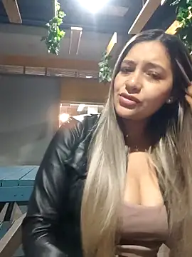 alana_69 Show in webcam