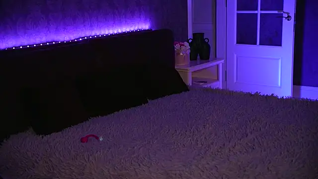 Онлайн чат XXX LisaElfy