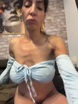 Yasmiinee Chat XXX live