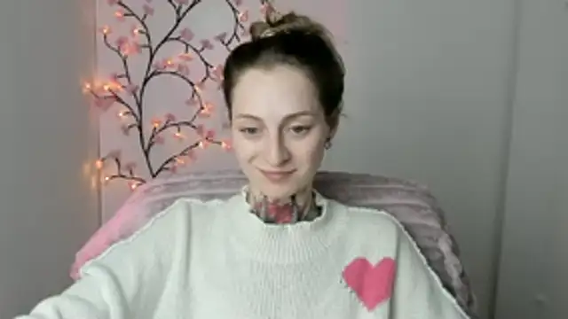 Esmi_Winter Chat XXX live