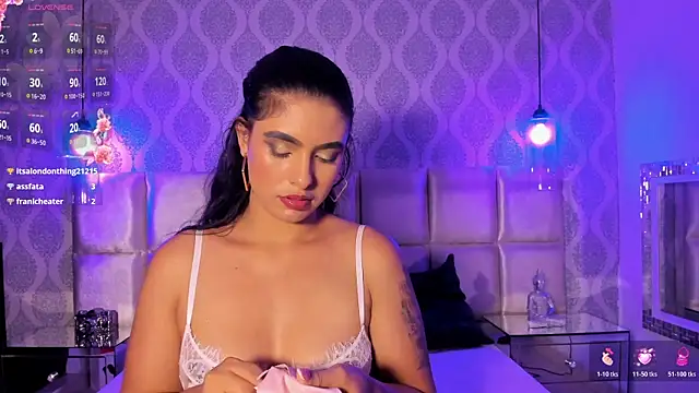 Chat +18 de BellaaGrace ao vivo