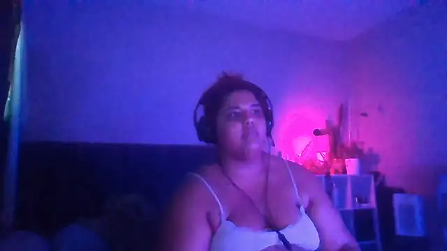 XXX chat uživo modela 1n0nlythroat