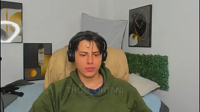Thom_Ohtani 网络视讯表演