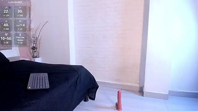 Luna_Tylor Adlı Modelin Canlı XXX Sohbeti
