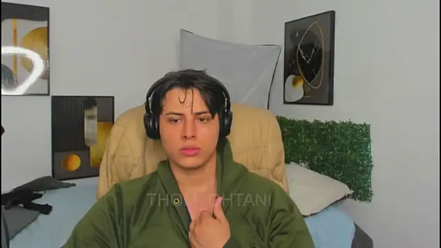 Thom_Ohtani Adlı Modelin Web Kamerası Şovu