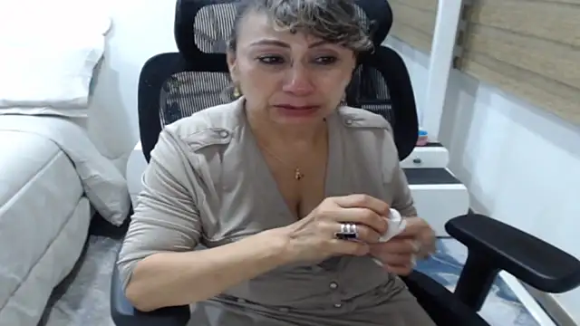 jesy_hot: онлайн-секс-чат