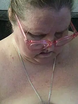 Chatroom XXX en direct de TheMotherPearl