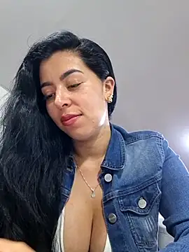 Онлайн чат XXX Luianna