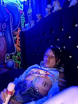 Madan_manyi – Live XXX-chat