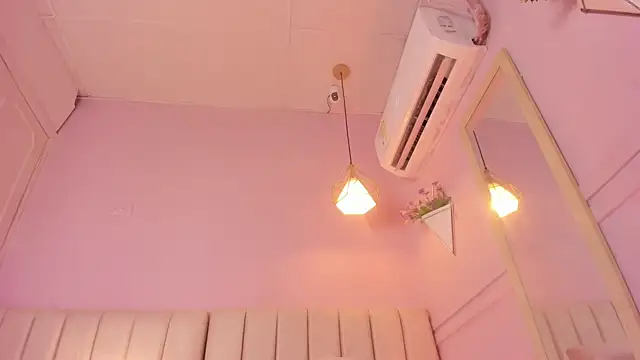 _lucia_18 라이브 XXX 채팅