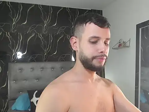 XXX chat uživo modela Roger_Shaw