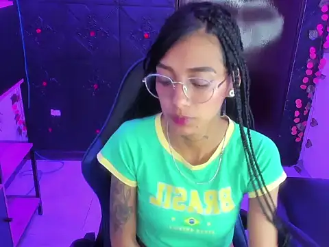 Živý XXX chat KarlaSlutSkinny__