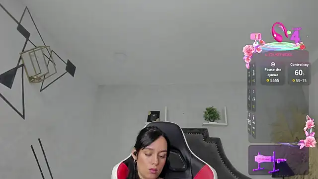 Chatroom XXX en direct de EmiliaRose_