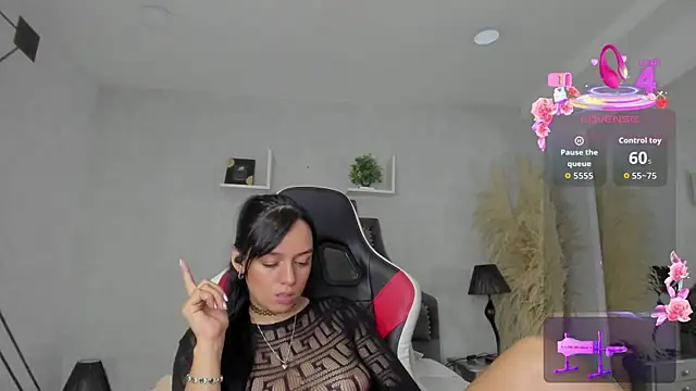 EmiliaRose_のライブXXXチャット