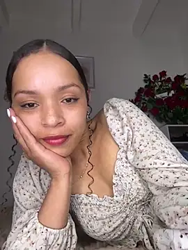 Yasmin777_ Chat XXX in diretta