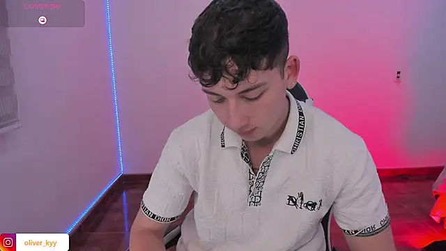 OLIVER_K Live XXX Chat