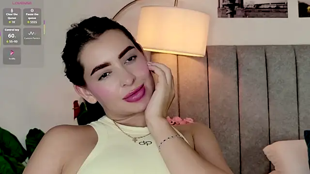 XXX chat uživo modela caralella