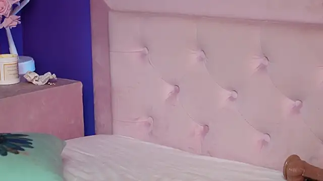 Živý XXX chat NaomiAmora