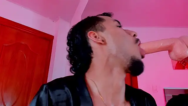 MaxPower003n Live XXX chat