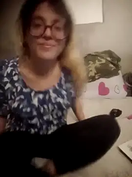 BlondieTami 现场XXX聊天
