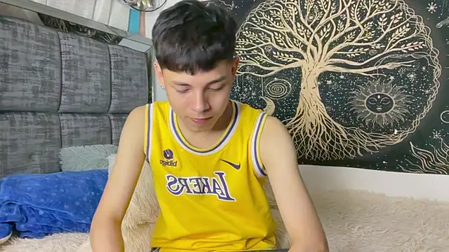 Andy_Belier23 élő XXX-chatje
