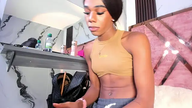 tifany_bigdick Show in webcam