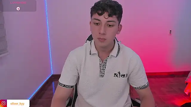 OLIVER_K Show in webcam
