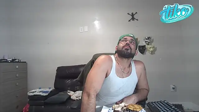 Zander823 Live XXX Chat