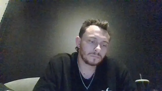 Chat XXX en directo de tallhungcloudzz
