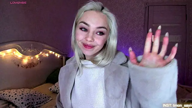 LillyMoure_ Adlı Modelin Canlı XXX Sohbeti