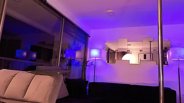 mandi4pole_のライブXXXチャット