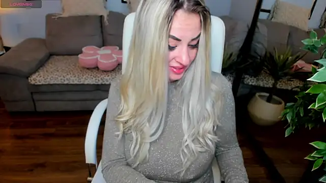 ElyssaVibe Chat XXX in diretta
