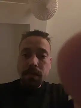 Pokazy przed kamerką – SweetBoy32